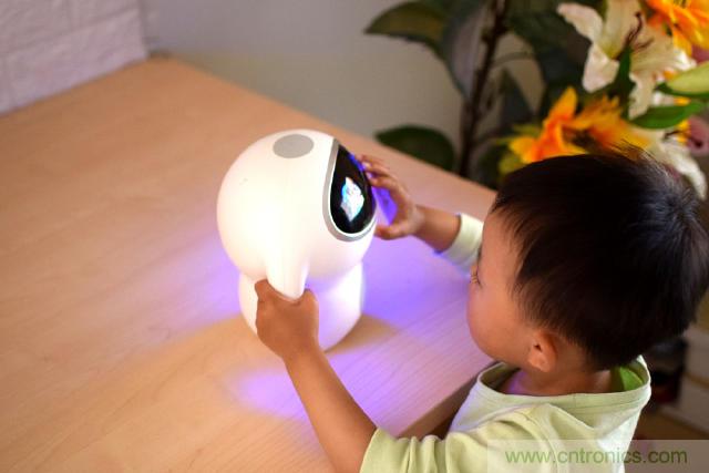 &ldquo;爸爸再不陪我，我就長大了&rdquo;&mdash;&mdash;小騰機(jī)器人