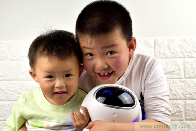 &ldquo;爸爸再不陪我，我就長大了&rdquo;&mdash;&mdash;小騰機(jī)器人