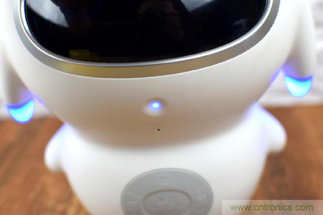 &ldquo;爸爸再不陪我，我就長大了&rdquo;&mdash;&mdash;小騰機(jī)器人