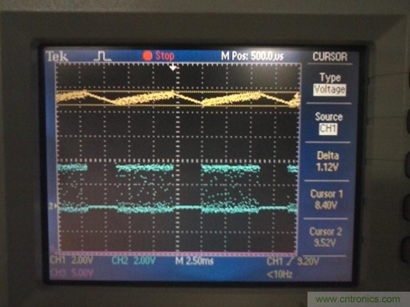 帶開關轉換器的8位MCU如何減少成本和電路板空間？
