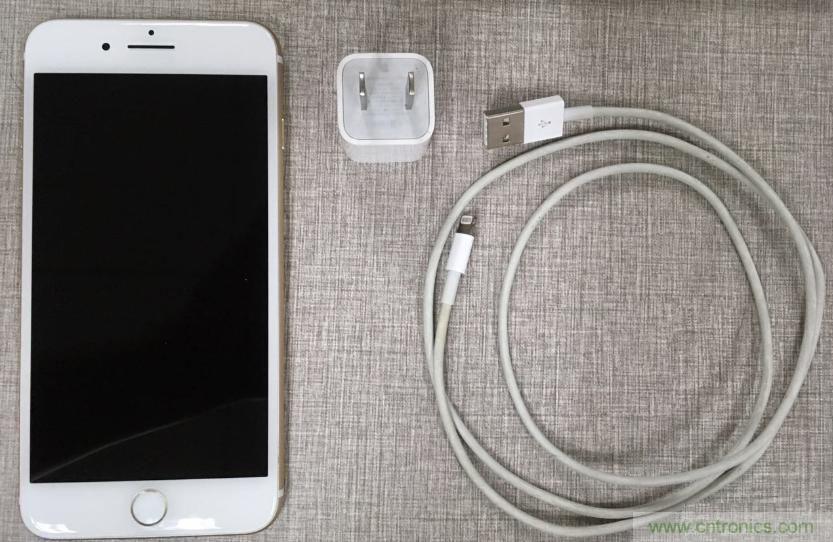 &ldquo;瘋7&rdquo;手機(jī)充電實(shí)測：為何沿用傳統(tǒng)充電模式？