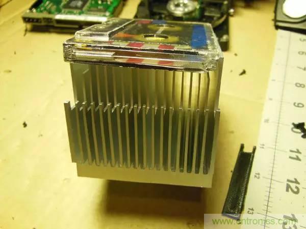 廢舊收音機(jī)如何變身成酷炫機(jī)器人？