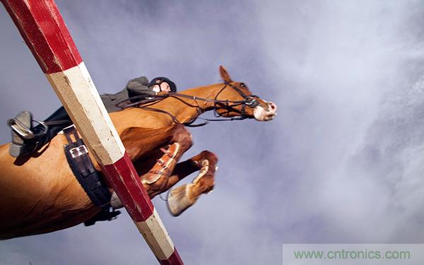 當(dāng)我們在談?wù)撟詣玉{駛時，我們到底在談?wù)撌裁矗? width=