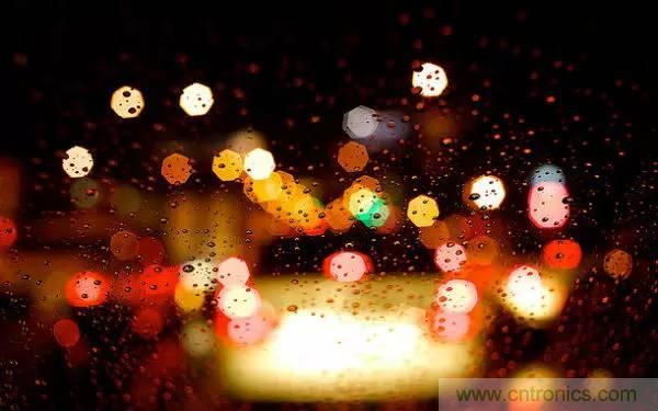 當(dāng)我們在談?wù)撟詣玉{駛時，我們到底在談?wù)撌裁矗? width=