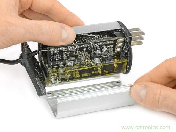 從電池到傳感器，完整拆解小米智能自行車