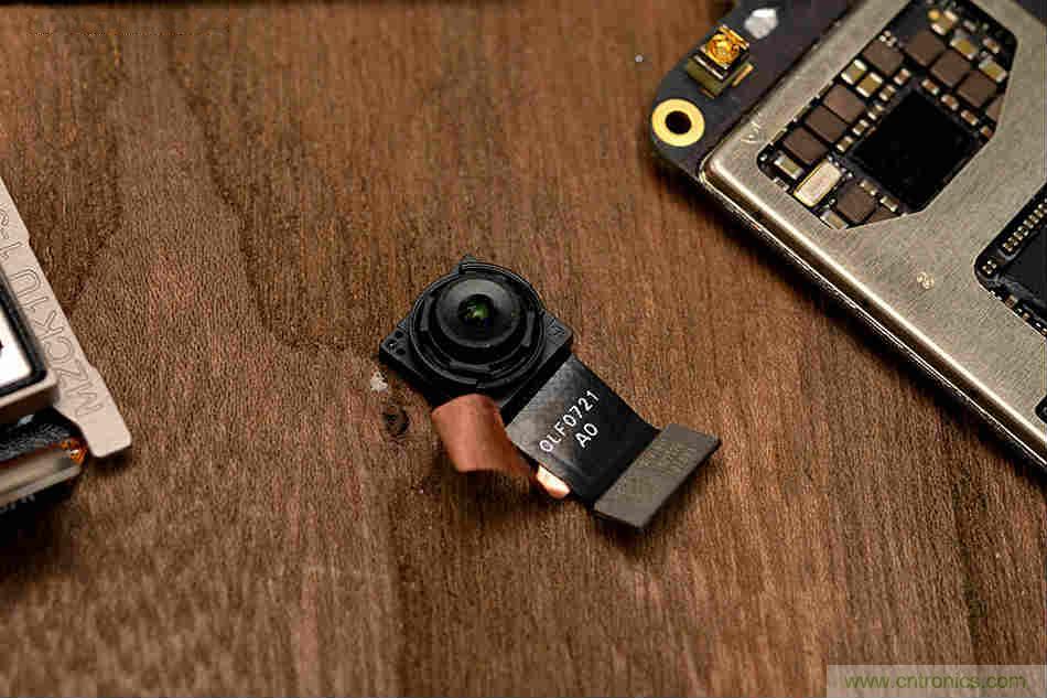 拆解魅族15 Plus：玩轉(zhuǎn)了新概念，但其工藝究竟如何？