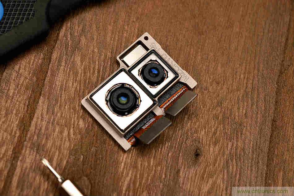 拆解魅族15 Plus：玩轉(zhuǎn)了新概念，但其工藝究竟如何？