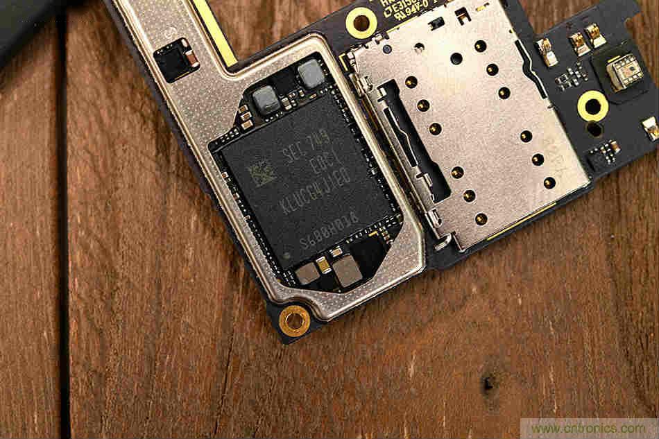 拆解魅族15 Plus：玩轉(zhuǎn)了新概念，但其工藝究竟如何？