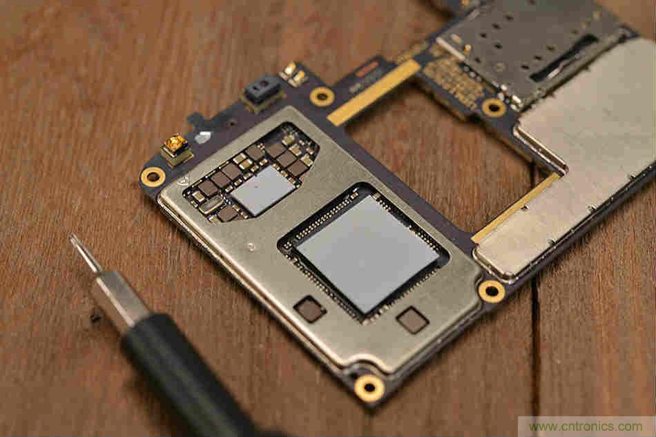 拆解魅族15 Plus：玩轉(zhuǎn)了新概念，但其工藝究竟如何？