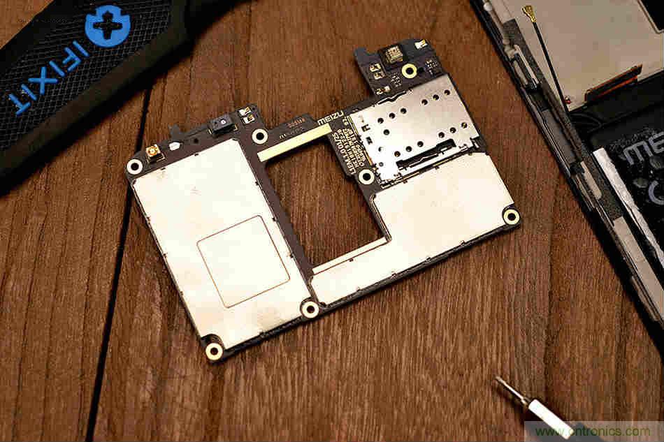 拆解魅族15 Plus：玩轉(zhuǎn)了新概念，但其工藝究竟如何？