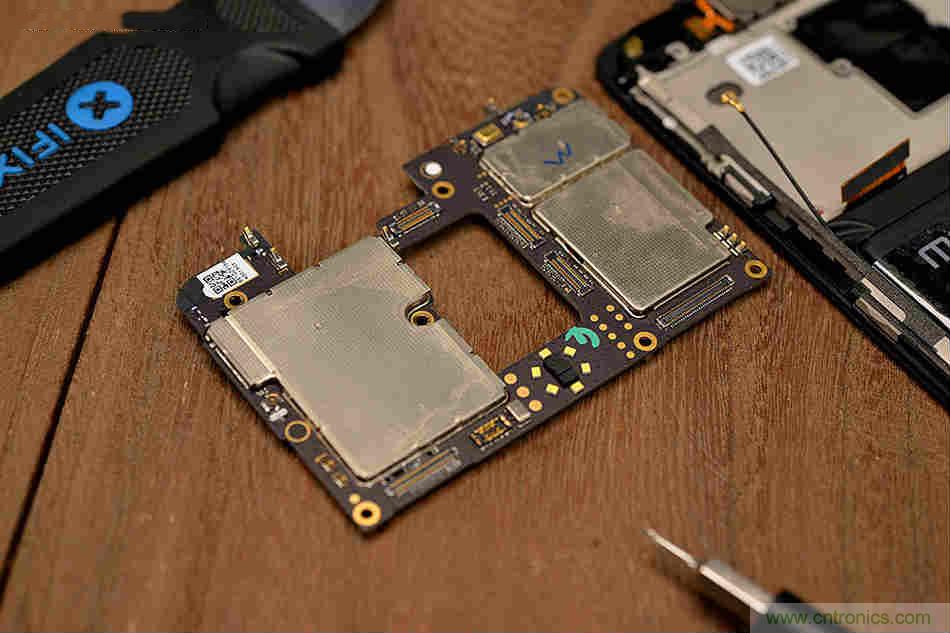 拆解魅族15 Plus：玩轉(zhuǎn)了新概念，但其工藝究竟如何？