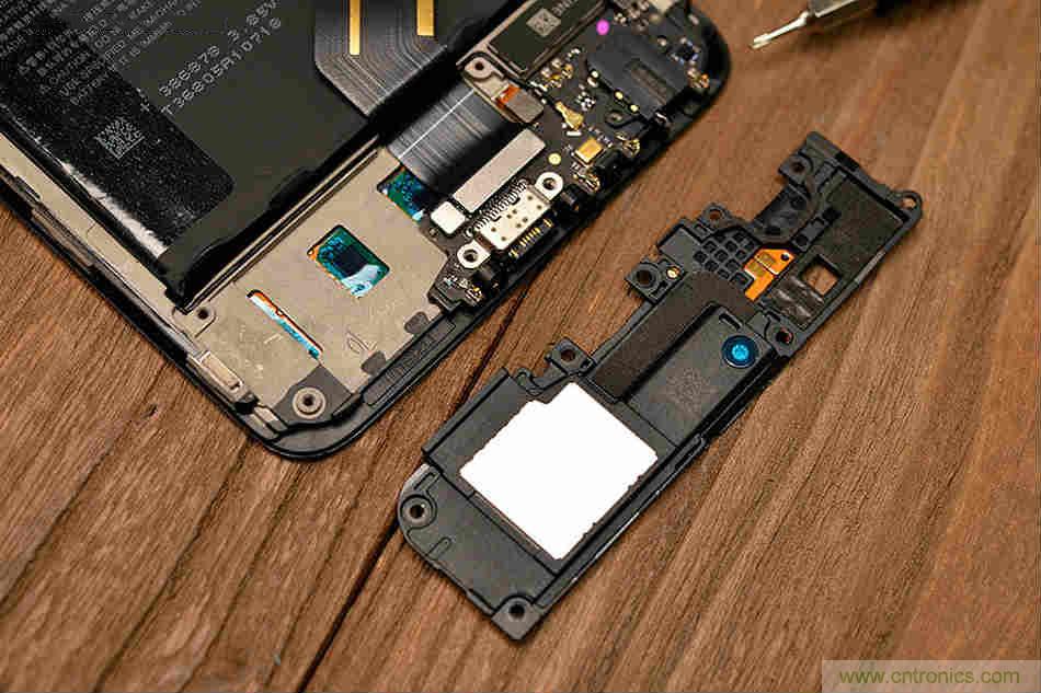 拆解魅族15 Plus：玩轉(zhuǎn)了新概念，但其工藝究竟如何？