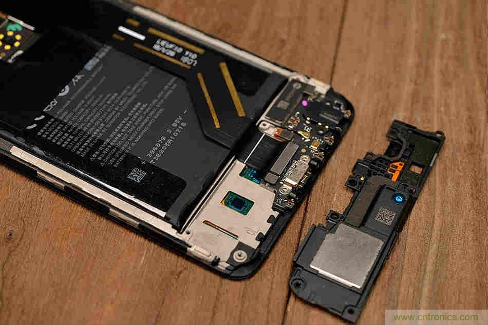 拆解魅族15 Plus：玩轉(zhuǎn)了新概念，但其工藝究竟如何？