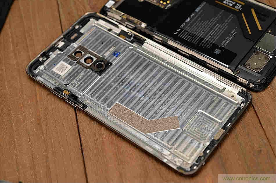 拆解魅族15 Plus：玩轉(zhuǎn)了新概念，但其工藝究竟如何？