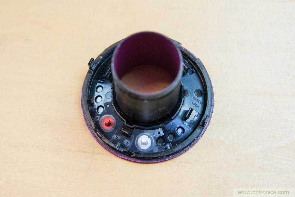 拆解戴森吹風機：近三千元的價格貴在哪？