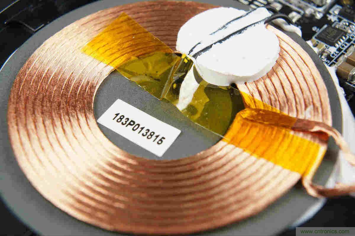 拆解對比：系出同門，小米、紫米無線充電器的差別有多大？