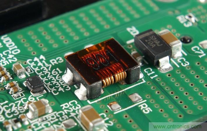 拆解對比：系出同門，小米、紫米無線充電器的差別有多大？