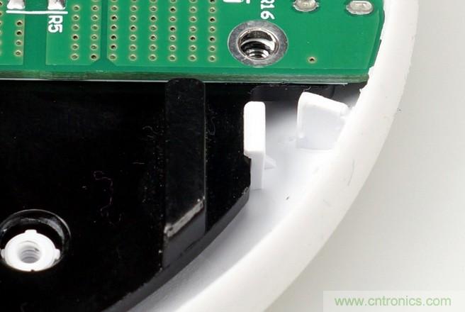 拆解對比：系出同門，小米、紫米無線充電器的差別有多大？