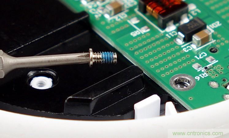 拆解對比：系出同門，小米、紫米無線充電器的差別有多大？