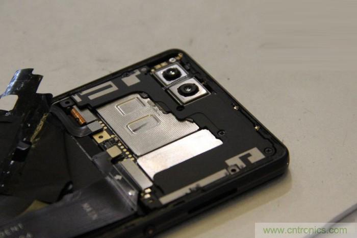 堅果R1拆解：內(nèi)部設(shè)計究竟如何？