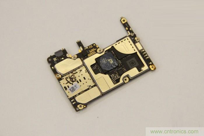 堅果R1拆解：內(nèi)部設(shè)計究竟如何？