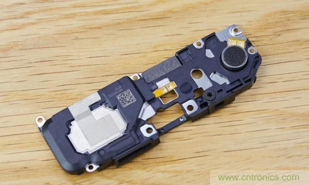 拆解黑鯊手機(jī)：多級(jí)直觸一體式液冷系統(tǒng)有什么門(mén)道？