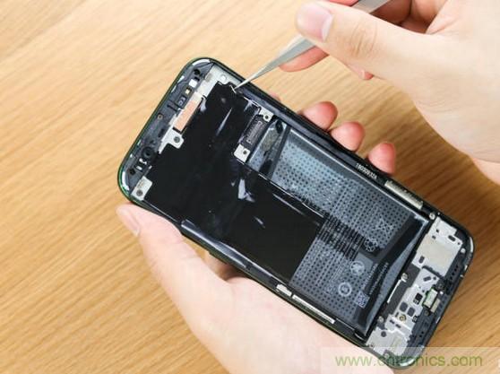 拆解黑鯊手機(jī)：多級(jí)直觸一體式液冷系統(tǒng)有什么門(mén)道？