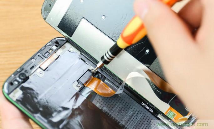 拆解黑鯊手機(jī)：多級(jí)直觸一體式液冷系統(tǒng)有什么門(mén)道？