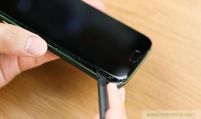 拆解黑鯊手機(jī)：多級(jí)直觸一體式液冷系統(tǒng)有什么門(mén)道？