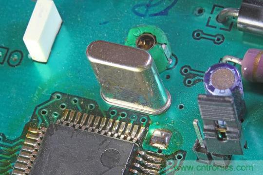 淺談晶體晶振區(qū)別、應(yīng)用范圍及用法