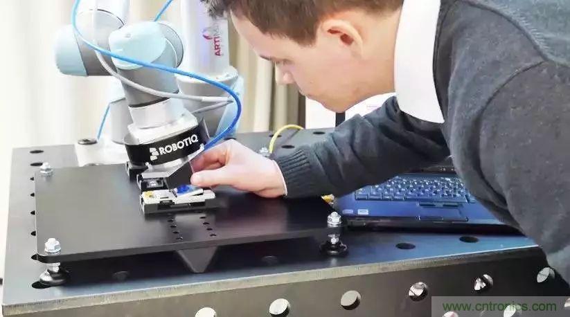 力傳感器在機(jī)器人哪些應(yīng)用中，可以完爆視覺(jué)系統(tǒng)？