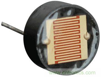 你有沒有試過用儀表放大器測量兩個光源的相對強度？