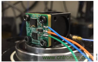 10kHz MEMS加速度計(jì)，提供4mA至20mA輸出，適合狀態(tài)監(jiān)控應(yīng)用