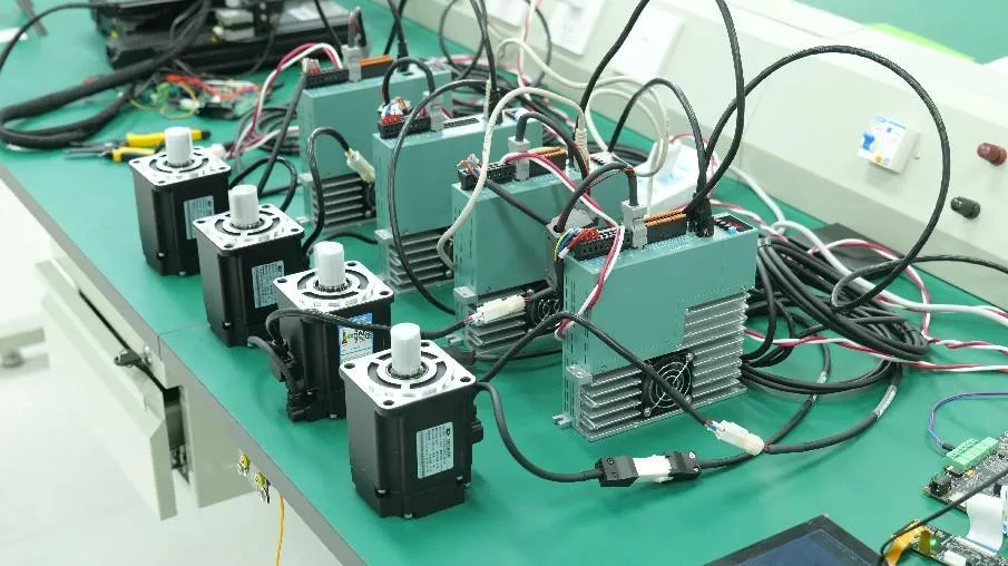 國產(chǎn)伺服驅(qū)動(dòng)器新突破：低壓脈沖方案+完整圖紙程序分享